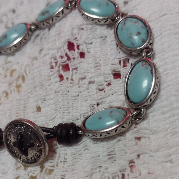 FOSSIL Faux Turquoise Silver Button Bracelet - Picture 3 of 7